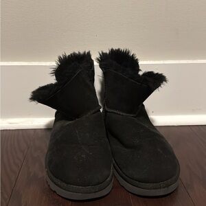 Women's Black Fur-Lined Uggs